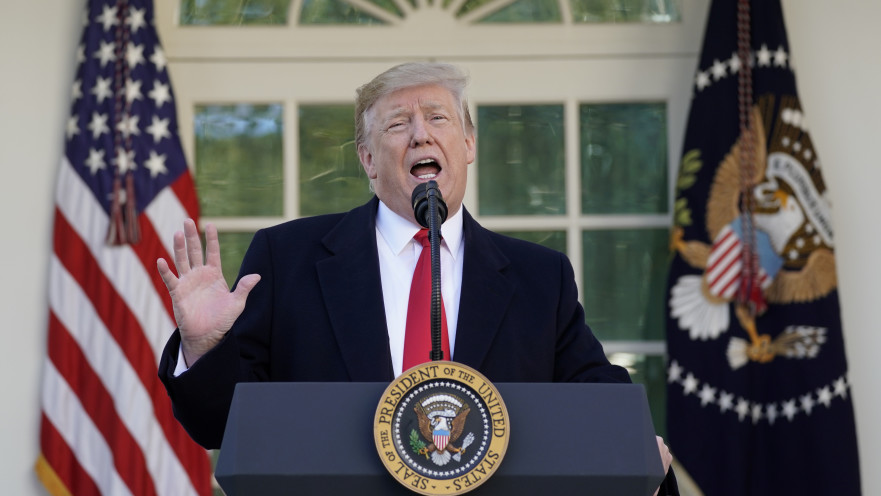 דונלד טראמפ נואם בבית הלבן