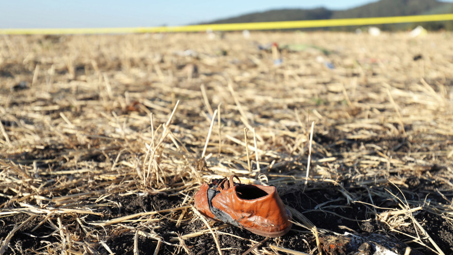 שרידי המטוס האתיופי שהתרסק