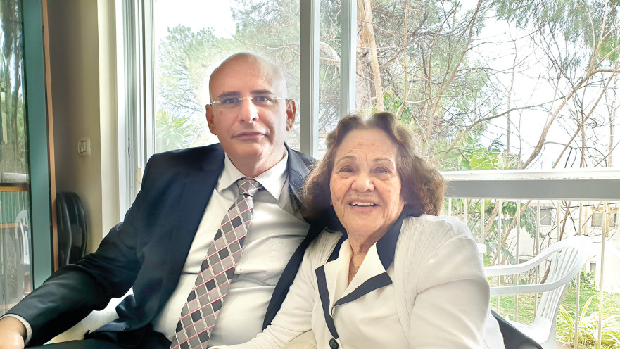 ניר קיפניס ואמו