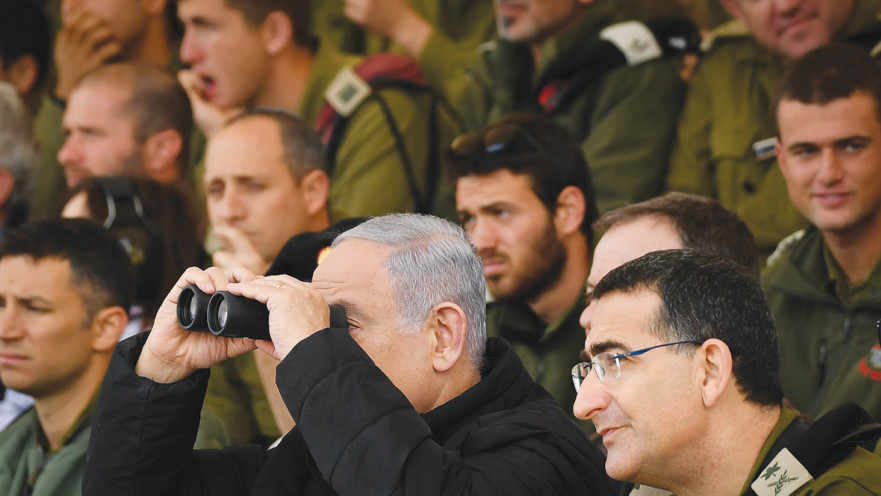 נתניהו במהלך תרגיל צבאי בדרום