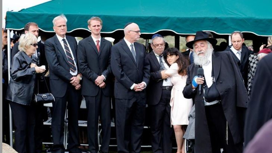 הלווייתה של לורי קיי גילברט