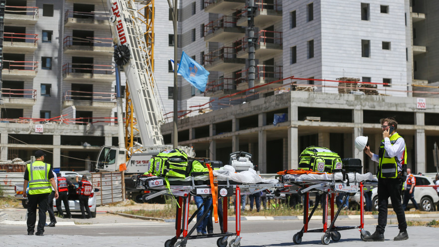 קריסת מנוף ביבנה