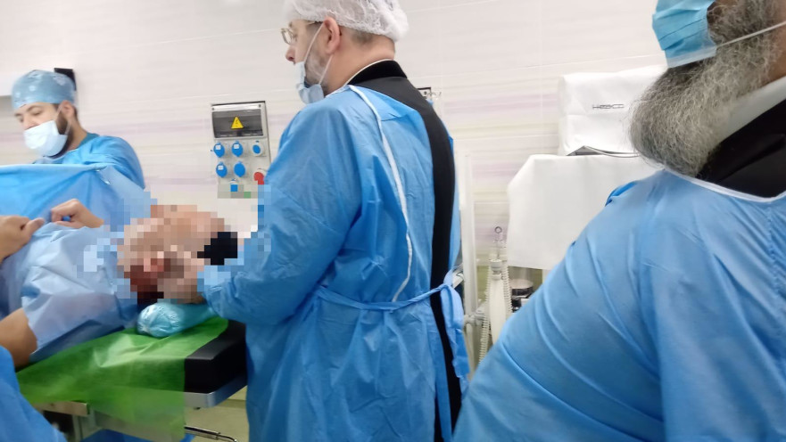 הרב לאו במהלך הברית