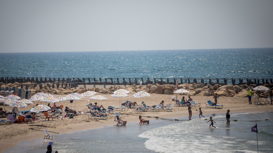 חוף ים בתל אביב