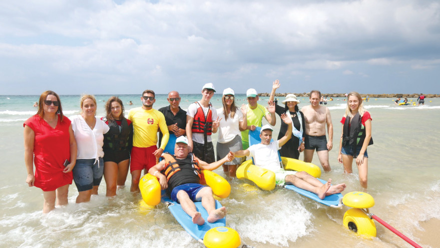 עגלות הנכים בים 