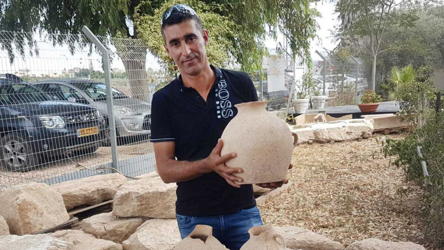 אחמד נסאר יאסין והממצאים בני ה-4,500