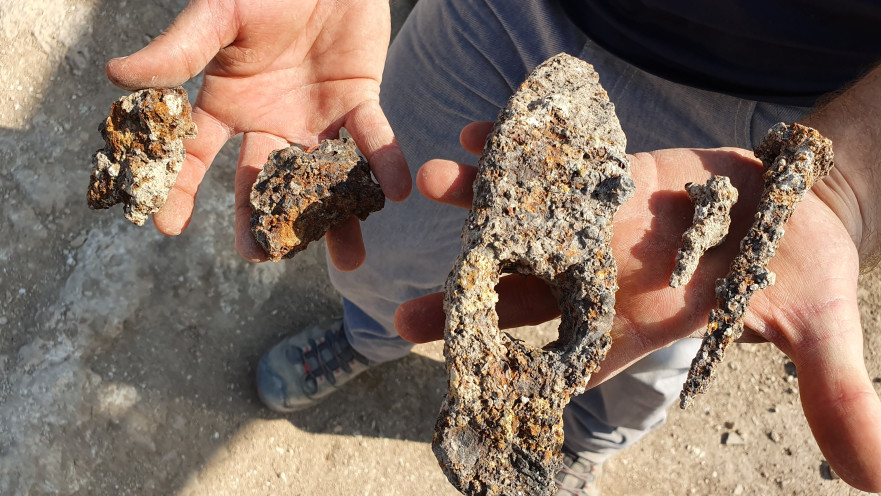 הפטיש והמסמר שנמצאו