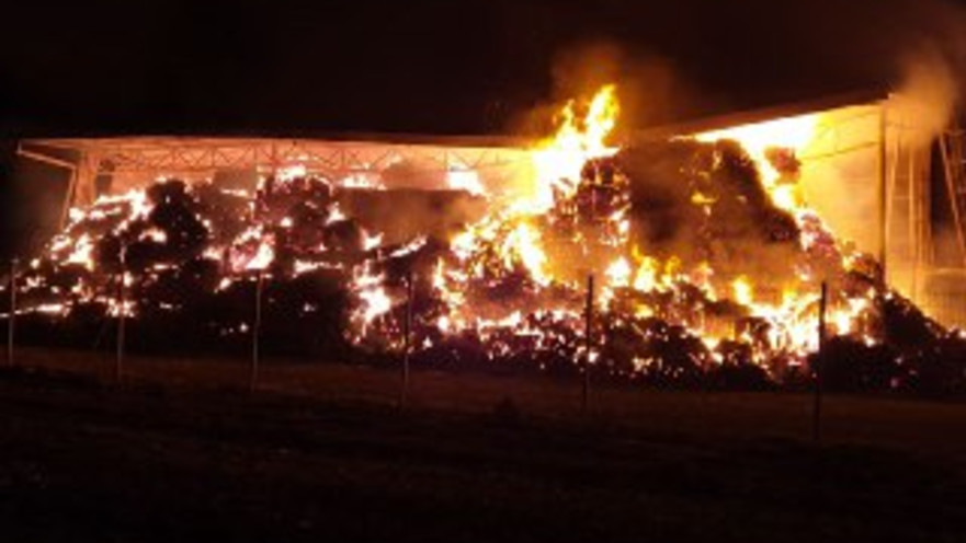 המתבן בנהלל עולה באש