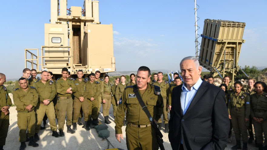 בנימין נתניהו וראש מערך ההגנה האווירית תא״ל רן כוכב