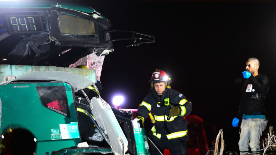 התנגשות אוטובוס סמוך לנתב"ג