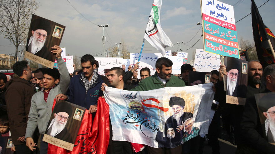 מפגינים באיראן לאחר חיסול קאסם סולימאני