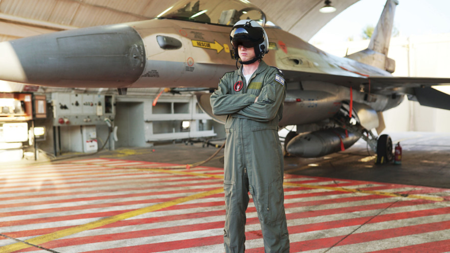 סגן אלוף ג', מפקד טייסת 101