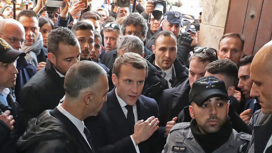 עמנואל מקרון מתעמת עם שוטרים בירושלים