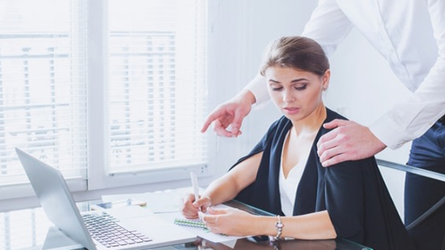 הטרדה מינית בעבודה