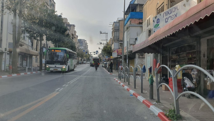 רחוב עקיבא בבני ברק פתוח לתנועה