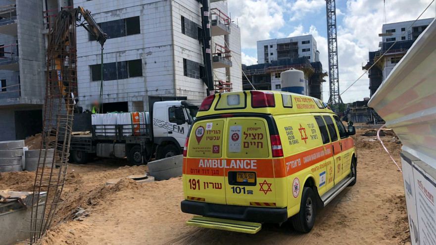 פועל נהרג באתר בנייה באור עקיבא