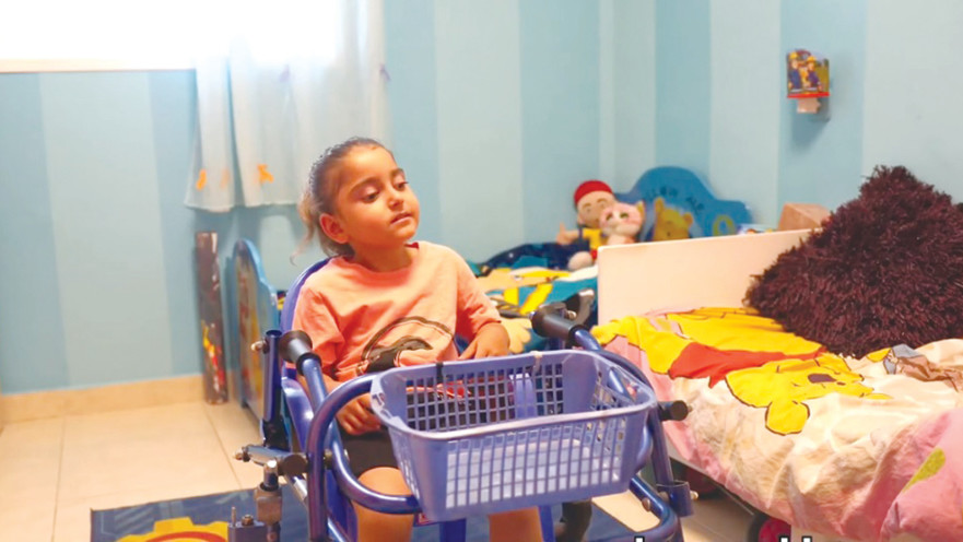 יהלי אביעד הסובל משיתוק מוחין