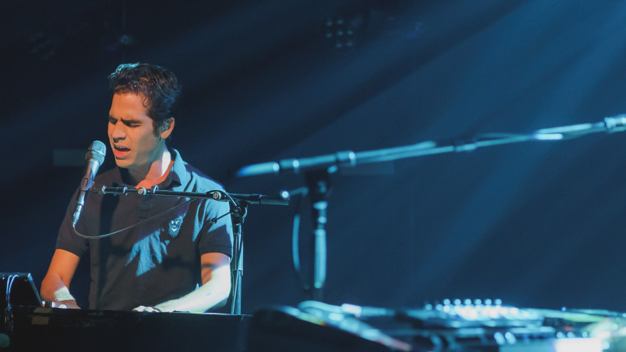 אביב גפן במופע הפתיחה של מועדון הזאפה באר שבע