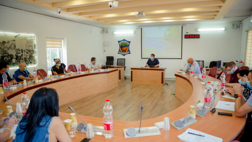 ראש העיר פ"ת רמי גרינברג בפגישה עם נציגי קופות החולים