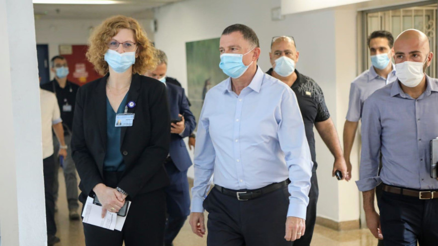 שר הבריאות יולי אדלשטיין בביקור בבי"ח וולפסון