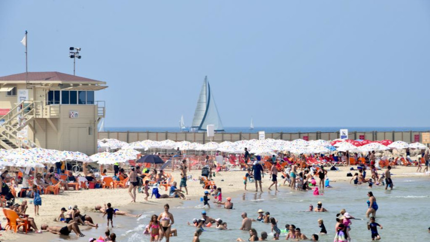 חופי תל אביב הומי אדם