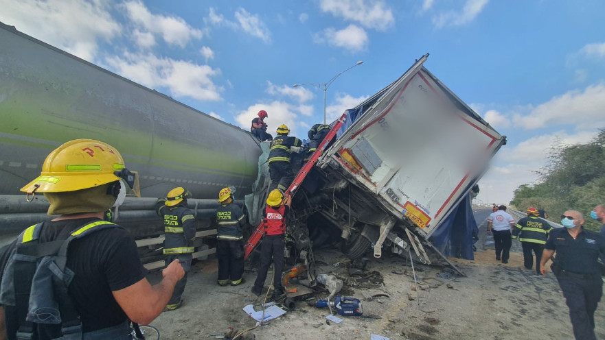 כוחות חילוץ כביש 6