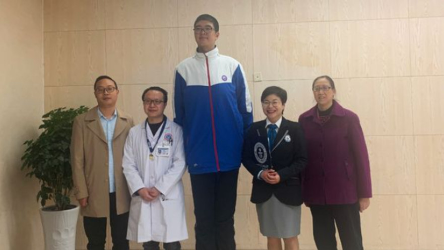 צ'יאויו, הנער הגבוה בעולם