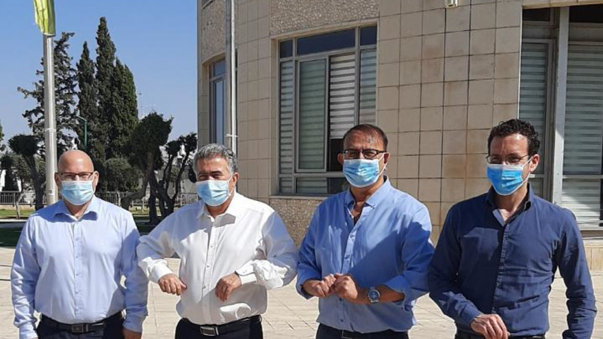 השר פרץ בסיור עם ראשי הרשויות של מפלגת העבודה