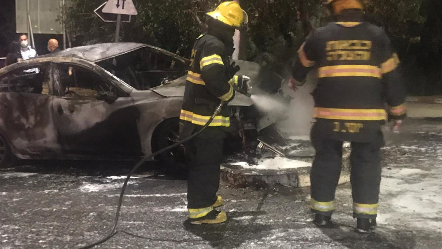 הרכב השרוף לאחר התאונה בחיפה