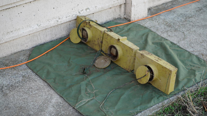 אחד המטענים שנחשפו סמוך לגדר הגבול עם סוריה בשטח ישראל