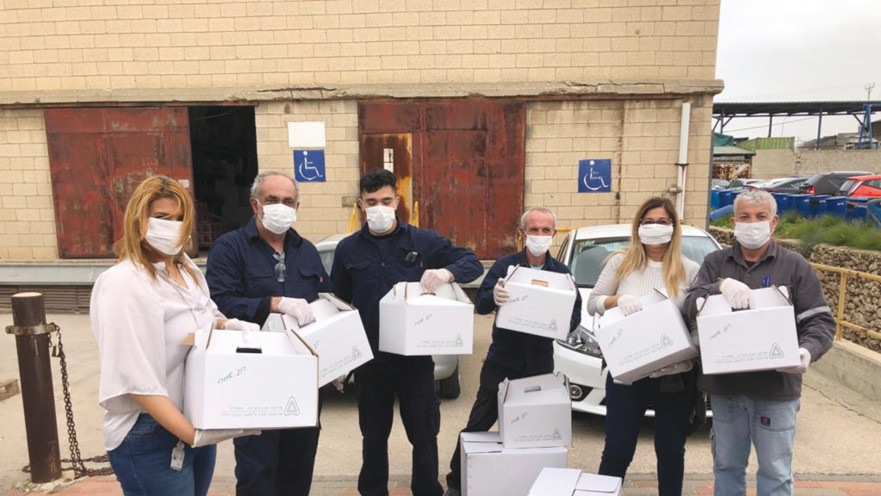 חלוקת מזון לקשישים של חברת אדמה