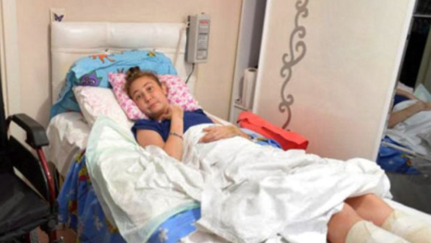 עברה ניתוח אף ורגליה נכרתו