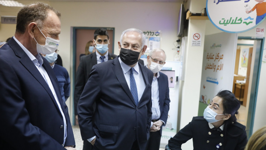 בנימין נתניהו מבקר בטירה