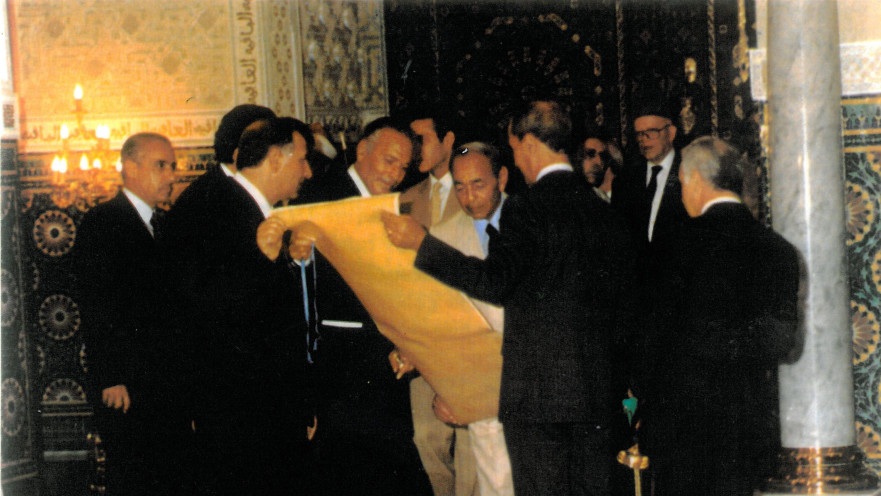 סם בן שטרית בטקס הענקת מגילת הוקרה למלך מרוקו