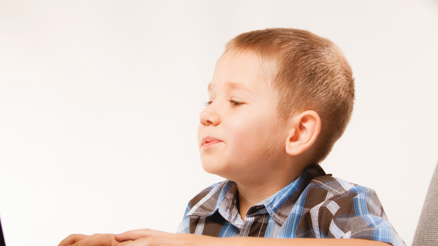 ילד לומד במחשב, אילוסטרציה