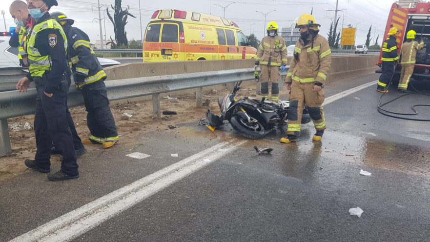 זירת התאונה בה נהרג רוכב האופנוע בן ה-25 בכביש 431