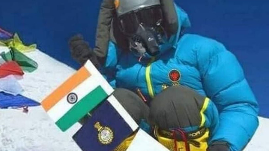 התמונה המזויפת שפרסמו שני המטפסים