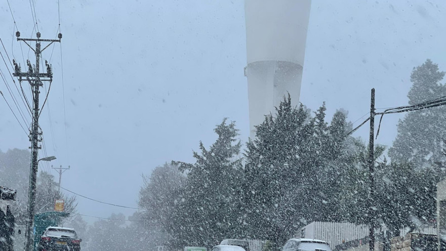 שלג נערם בצפת