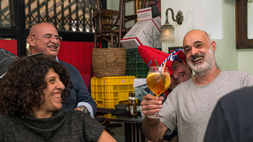 פורים 2021. המסיבה. מימין לשמאל: יוסי בוזנח, טל חוטינר, ניר קיפניס, אסנת גואטה