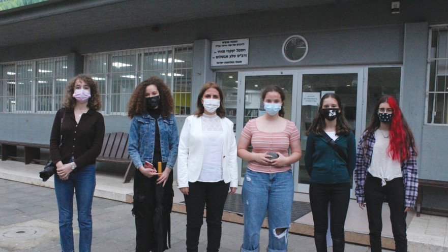 בני נוער בכינוס עם גילה גמליאל