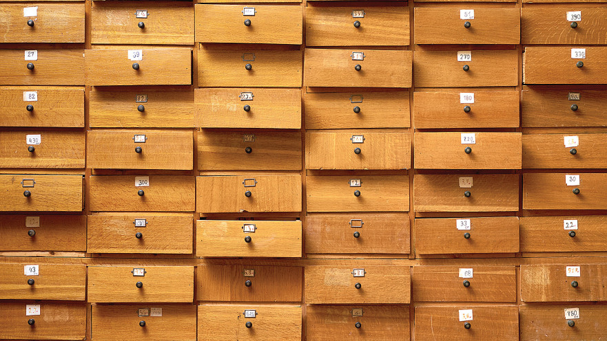 מגירות, אילוסטרציה