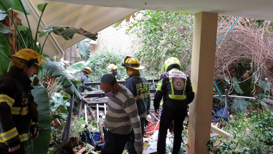 החצר בהרצליה אליה קרסה המרפסת