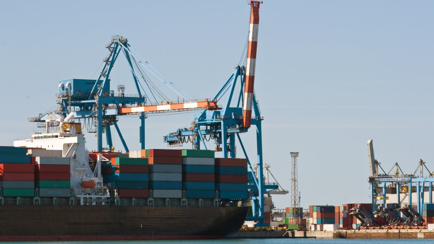 סירה שמובילה מכולות, אילוסטרציה