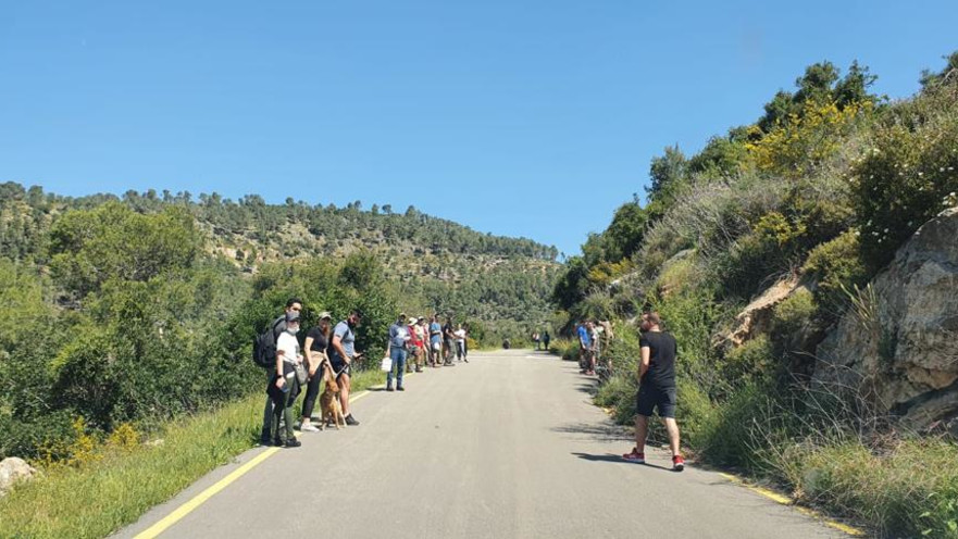 מטיילים בארץ