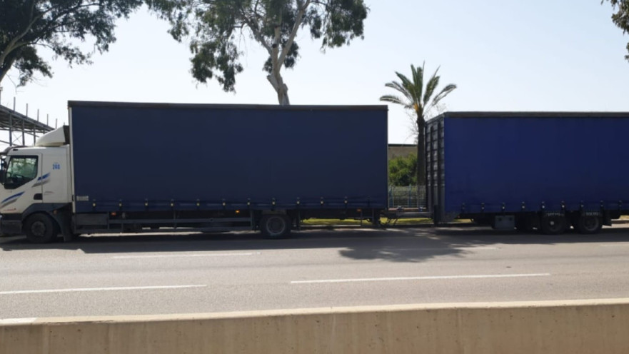המשאית והגוררת. הובילה משקל העולה ב-86 אחוזים על המותר למשאית 