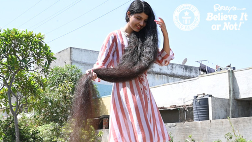 הנערה בעלת "השיער הארוך ביותר בעולם"