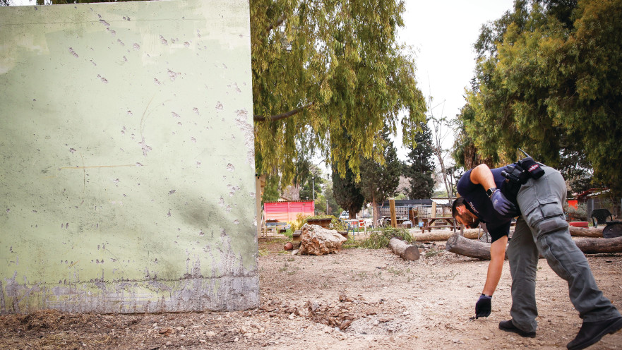 נפילת הרקטה בעוטף עזה