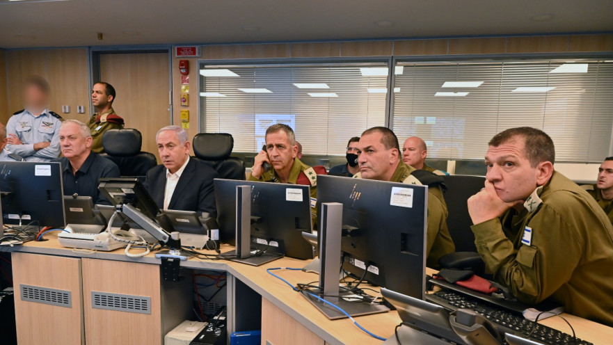 אביב כוכבי, בנימין נתניהו, בני גנץ