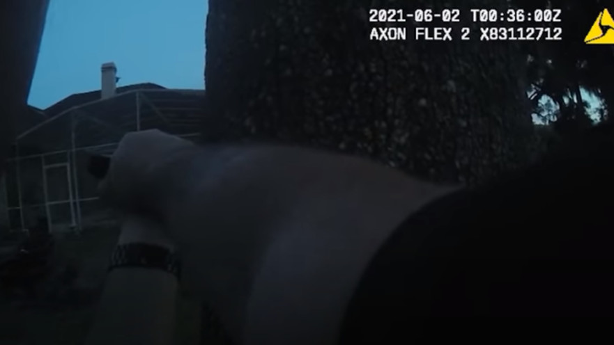 קרב היריות ממצלמת הגוף של השוטר