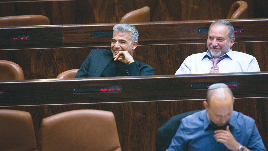 אביגדור ליברמן, יאיר לפיד ונפתלי בנט